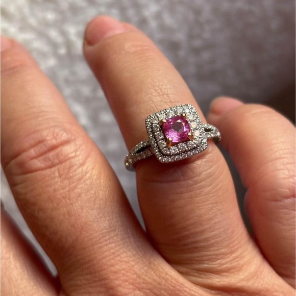 Vera Wang Pink Sapphire and Diamond Ring. Size 6.5 - Picture 5 of 7